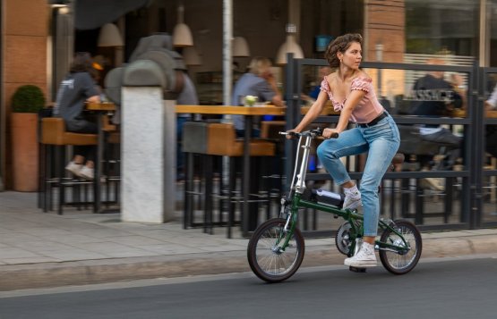 Lehké skládací městské elektrokolo OneSport OT02