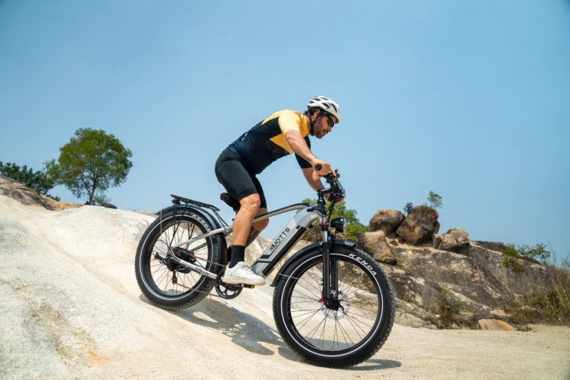 Výkonný elektrická fatbike DUOTTS F26 Lite