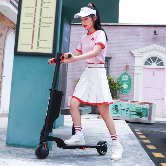 Kompaktní skládací elektrokoloběžka KIXIN X6