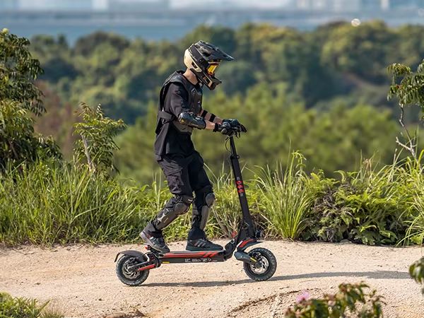 Skládací elektrická koloběžka ENGWE Y400 - Barva: Černá