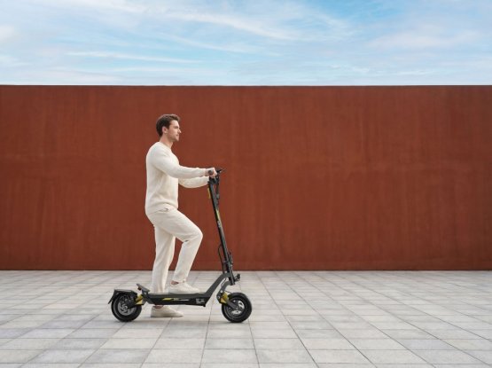 Městská elektrická koloběžka OOTD T08