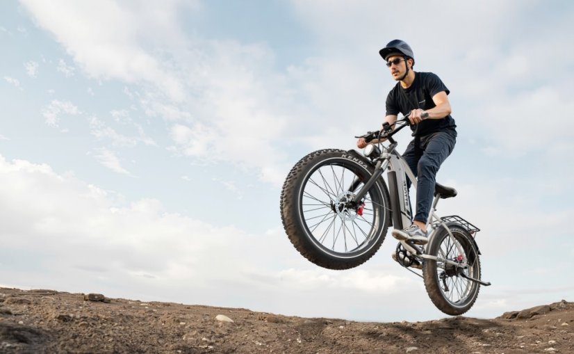 Výkonný elektrická fatbike DUOTTS F26 Lite