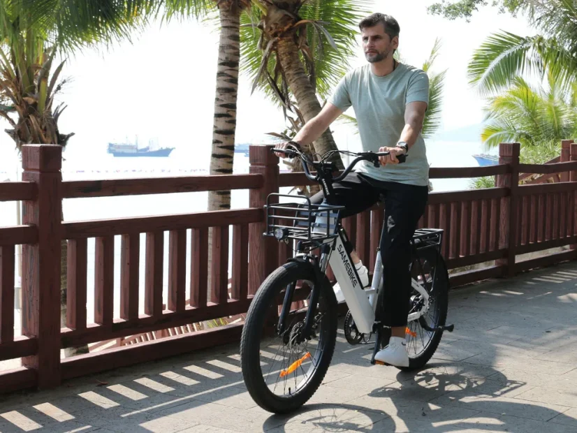 Robustní městské elektrokolo SAMEBIKE RS-A01 Plus - Barva: Černá
