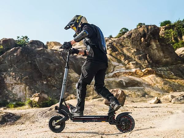 Skládací elektrická koloběžka ENGWE Y400 - Barva: Černá