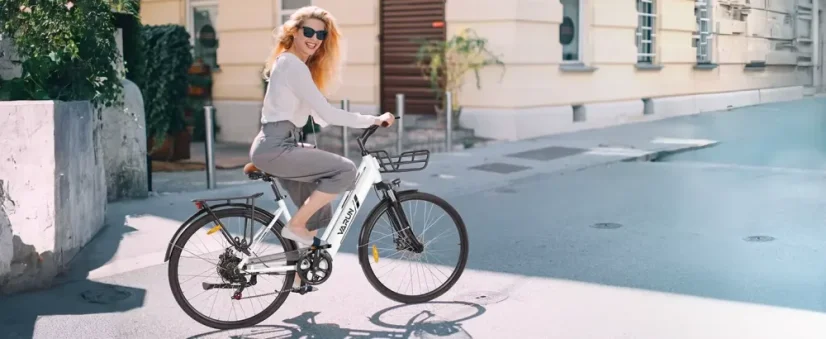 Stylové městské elektrokolo VARUN C7008 - Barva: Briliantově modrá