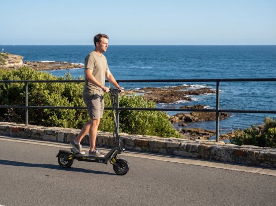 Městská elektrická koloběžka OOTD T08