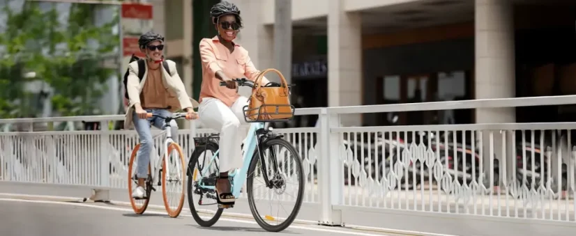 Stylové městské elektrokolo VARUN C7008 - Barva: Briliantově modrá