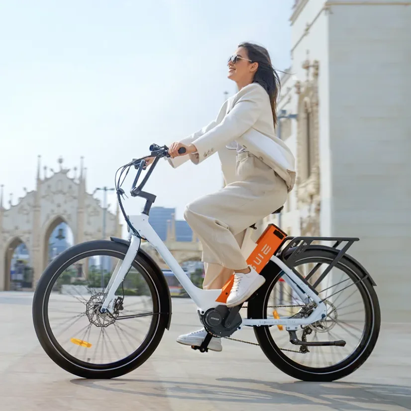 Prémiové městské elektrokolo ENGWE P275 ST - Barva: Černá