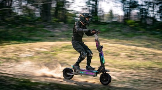 Terénní elektrická koloběžka APEFOX T90 Ultra