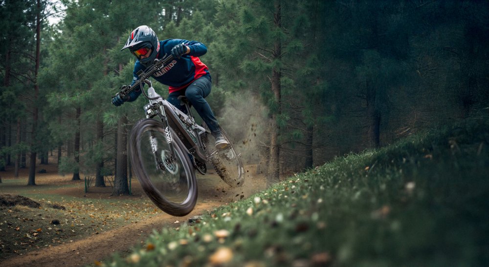 Duotts E29: Výkonný horský e-bike s plným odpružením