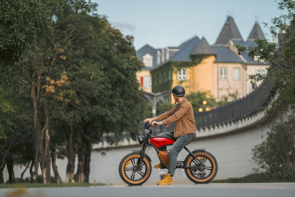 Hidoes HD-B10 E-Bike: Ikona silnic s DNA klasického motocyklu