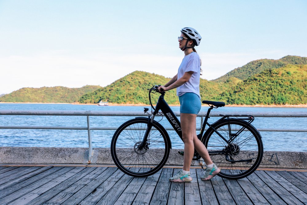 Celkový pohled na městské elektrokolo OneSport OT12